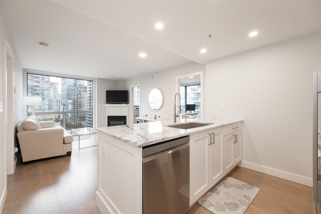 listing image 1105950668682475968