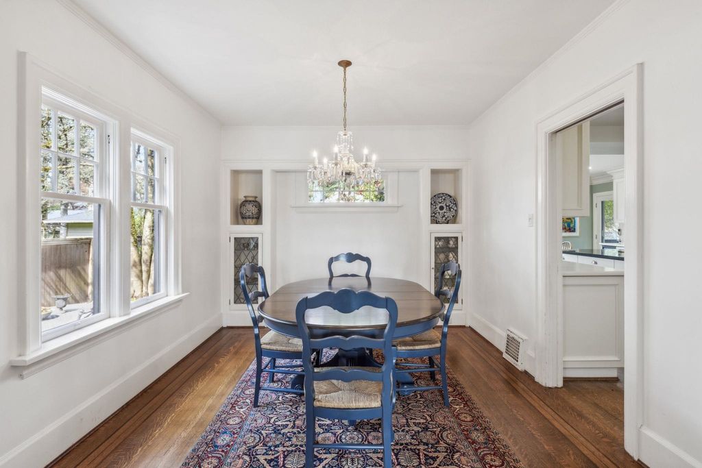 listing image 1105101596225092799