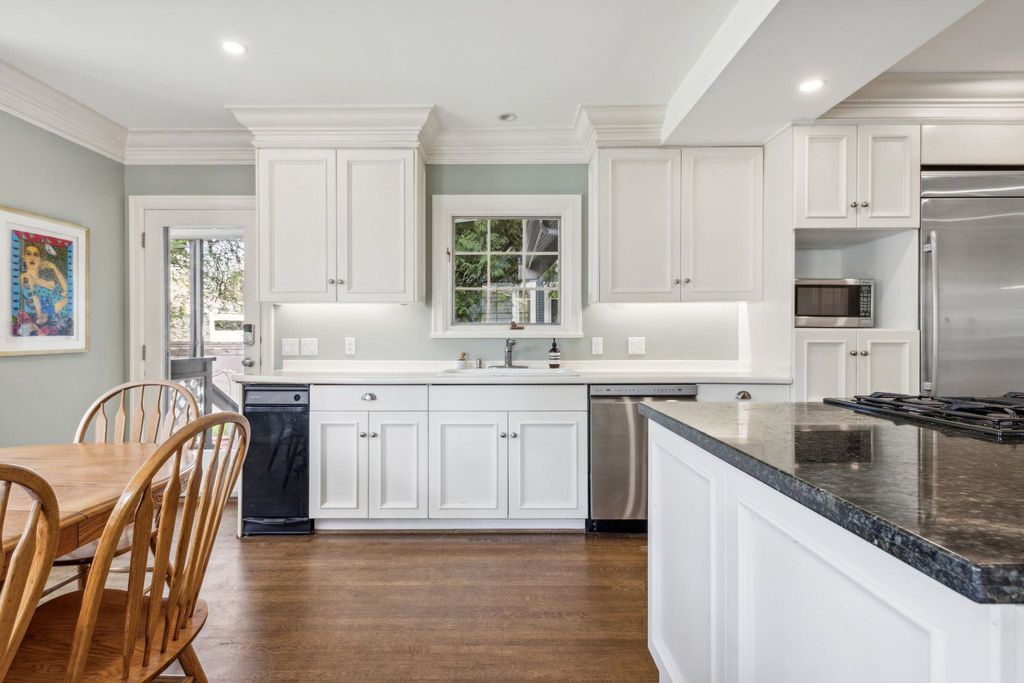 listing image 1106656501569943723