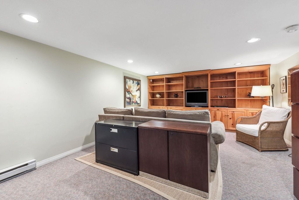 listing image 1100073960793909401