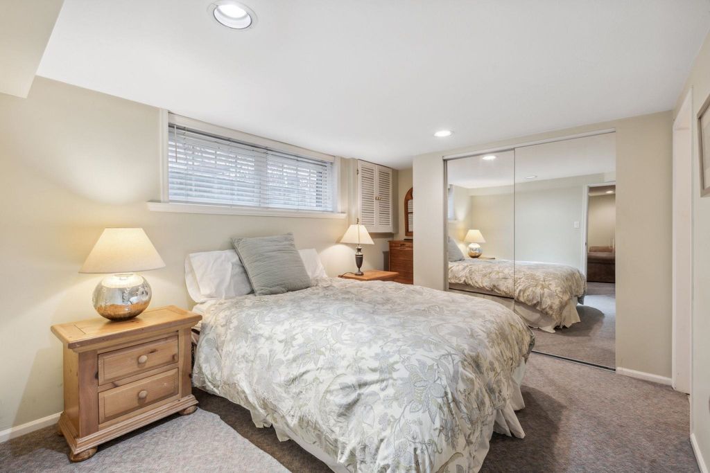 listing image 1108995869263871241