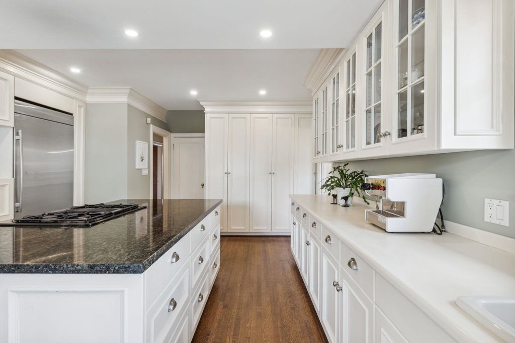 listing image 1100550580921650058