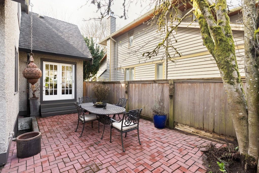 listing image 1100796721048683082