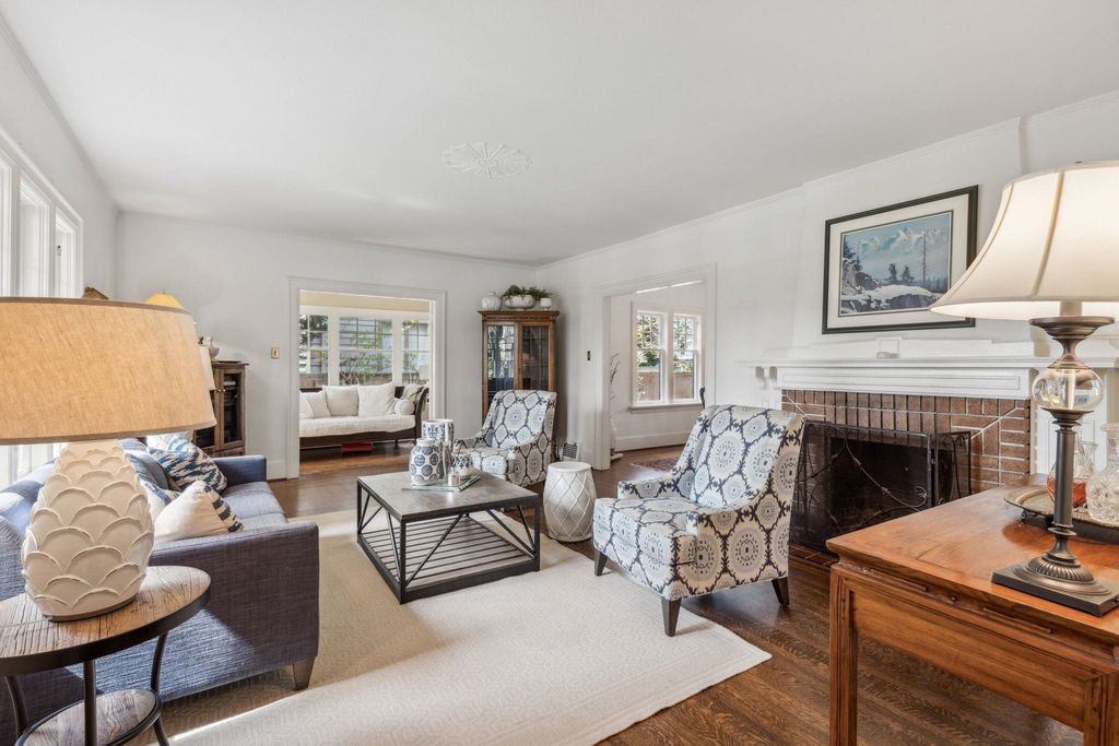 listing image 1104803529121154641
