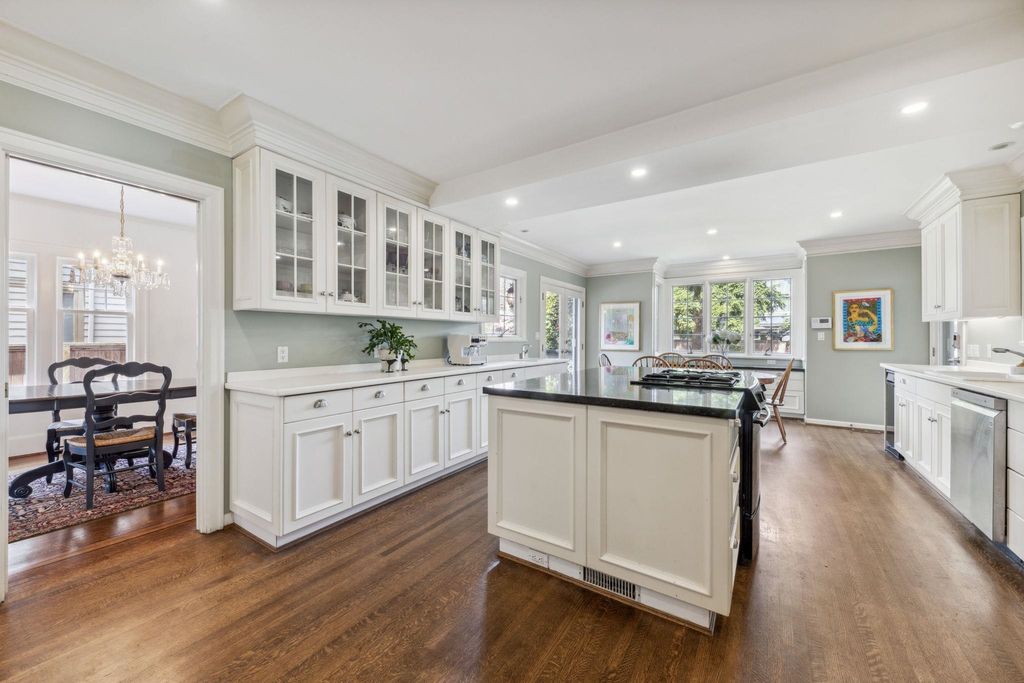 listing image 1100446896518831951
