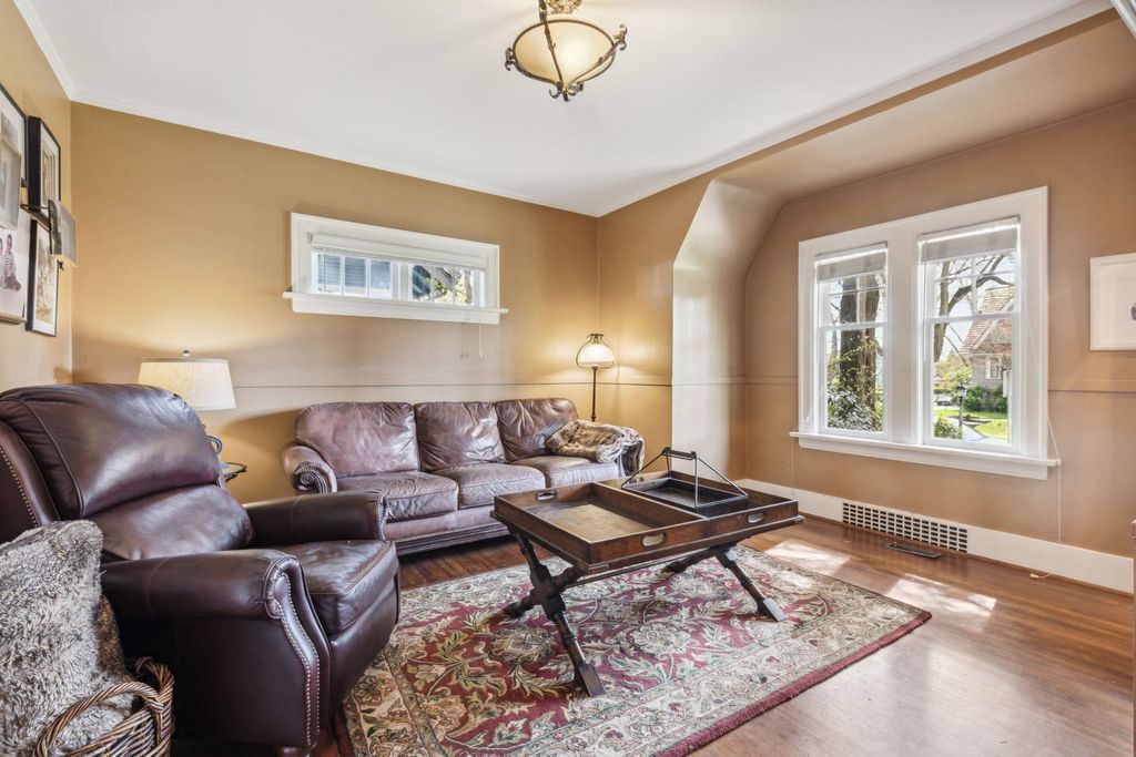 listing image 1101532807640987851