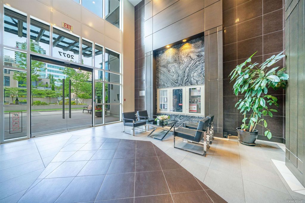 listing image 1108562737222018815