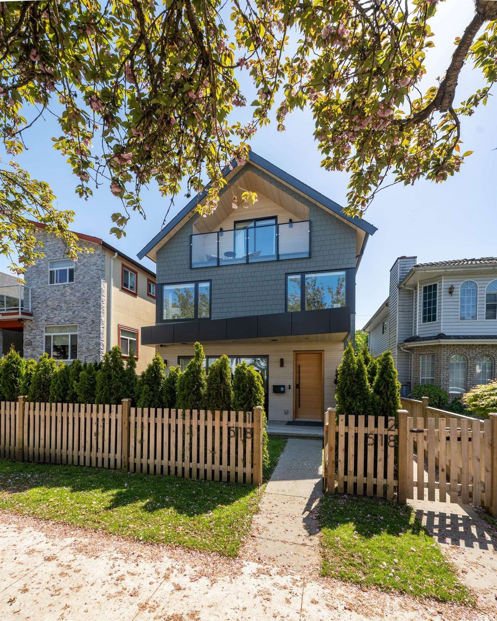listing image 1104837790934318965