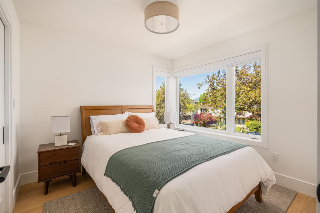 listing image 1107051323708546836