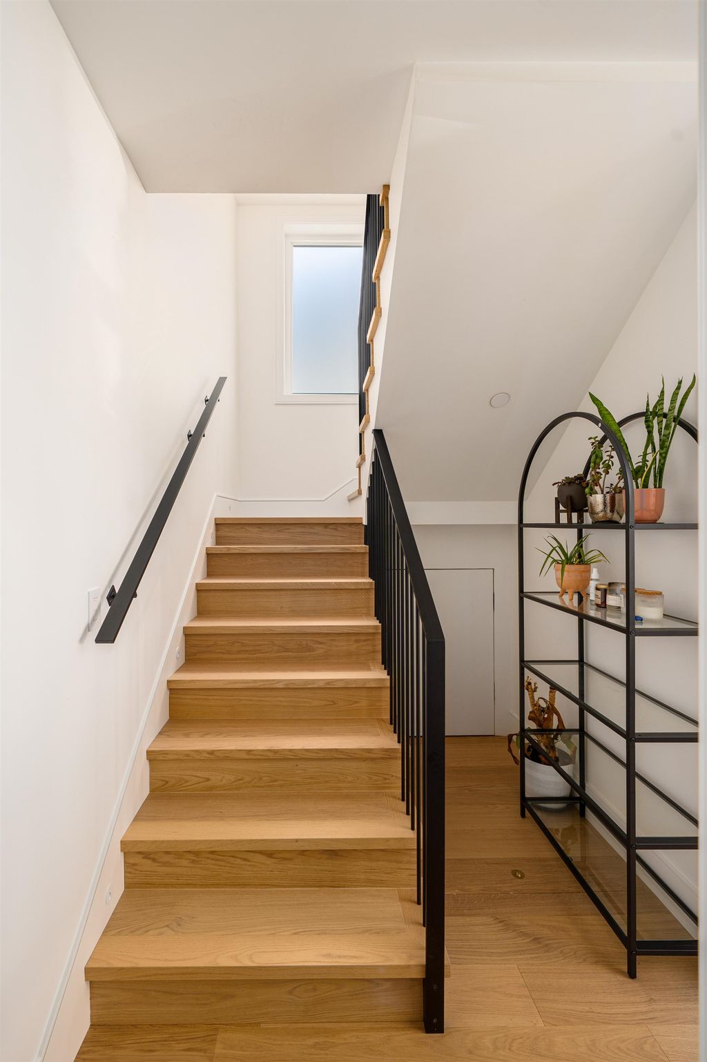 listing image 1102805565078851088