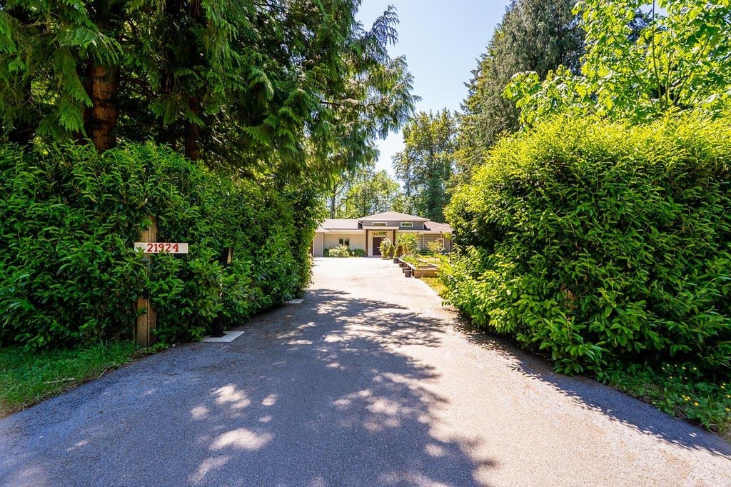 Photo of 21924 6 Avenue, Langley, BC V2Z 1R6 (MLS # R3133431)