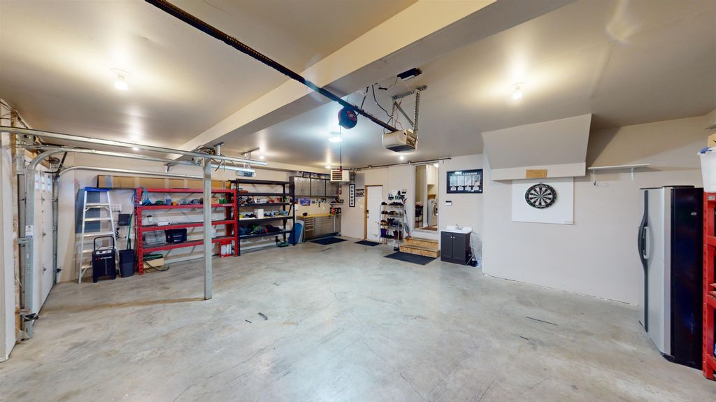 listing image 1102902092570558473