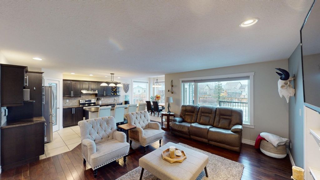 listing image 1100297325661540537