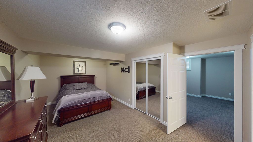 listing image 1105434451384488318