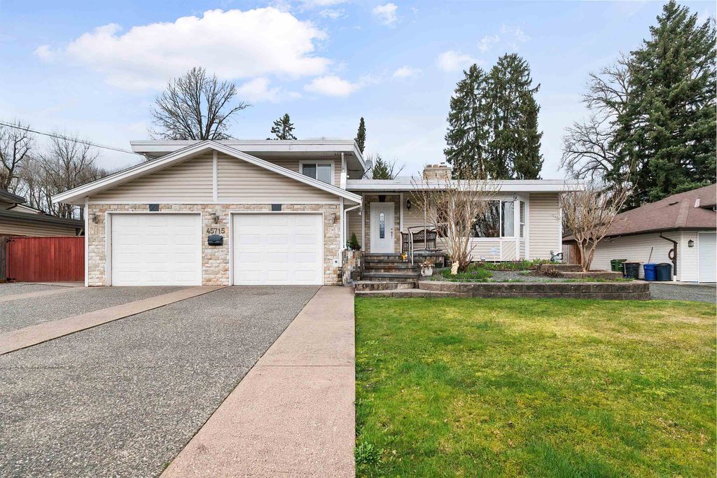 Photo of 45715 Berkeley Avenue, Chilliwack, BC V2P 3N1 (MLS # R3098021)