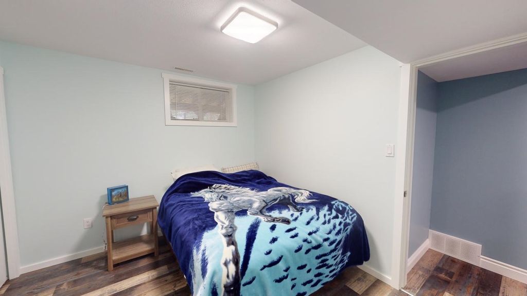 listing image 1100691621903298072
