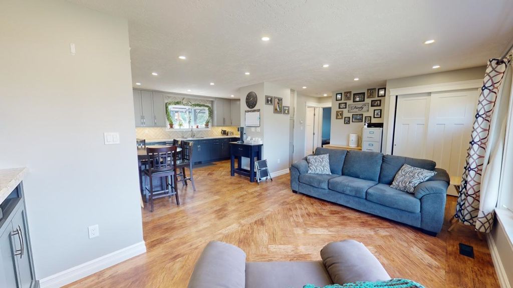 listing image 1108886158766657209