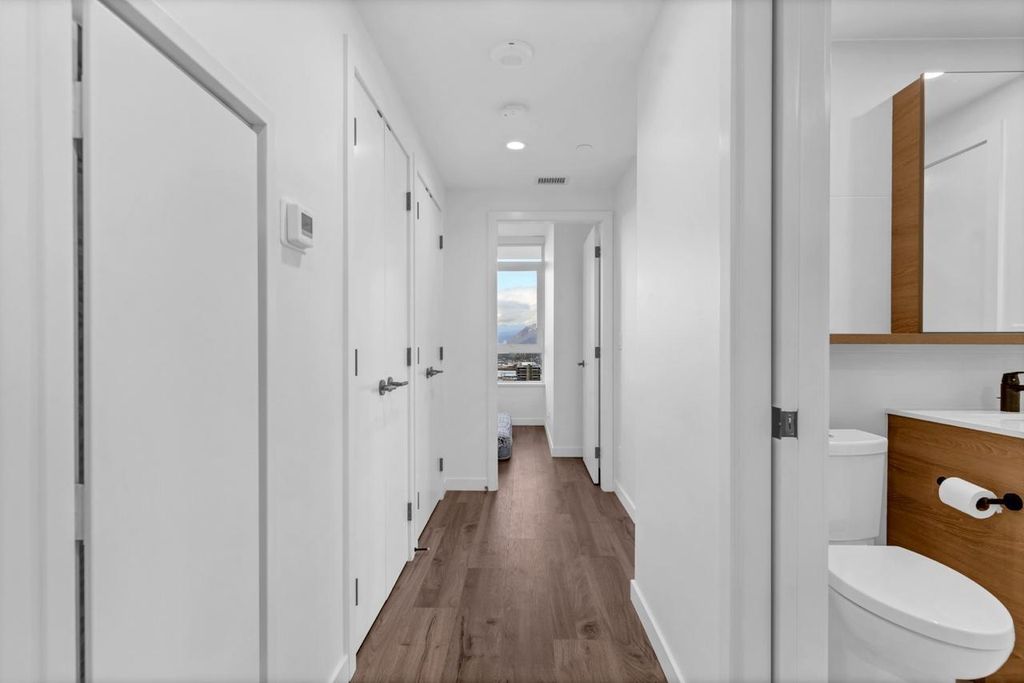 listing image 1105034854174722805