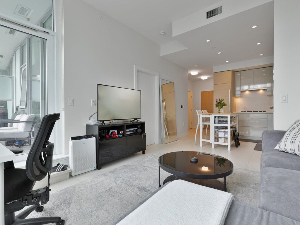 listing image 1103328156704550659