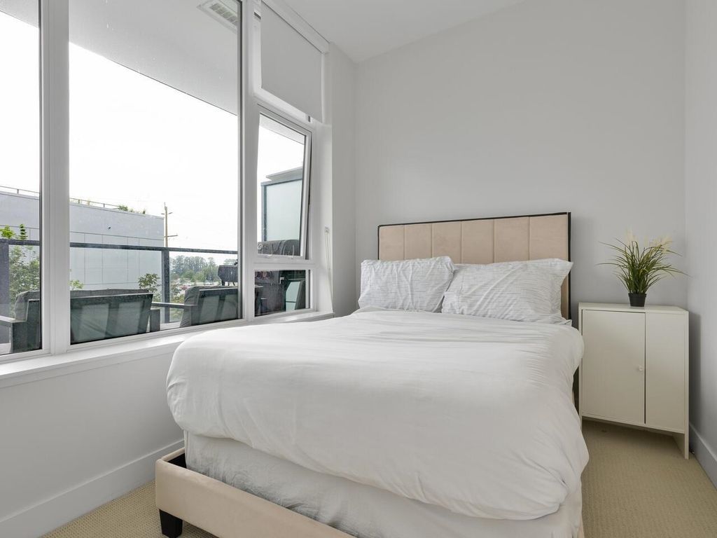 listing image 1102381862183851090