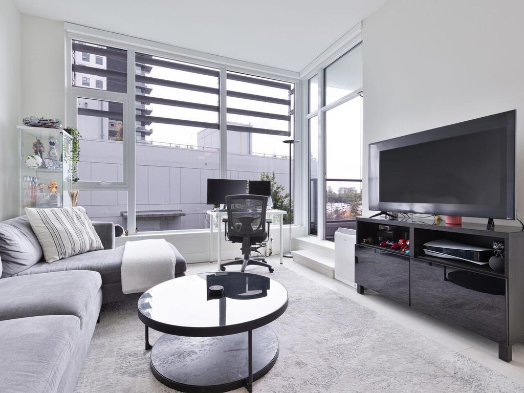 listing image 1103767844120860191