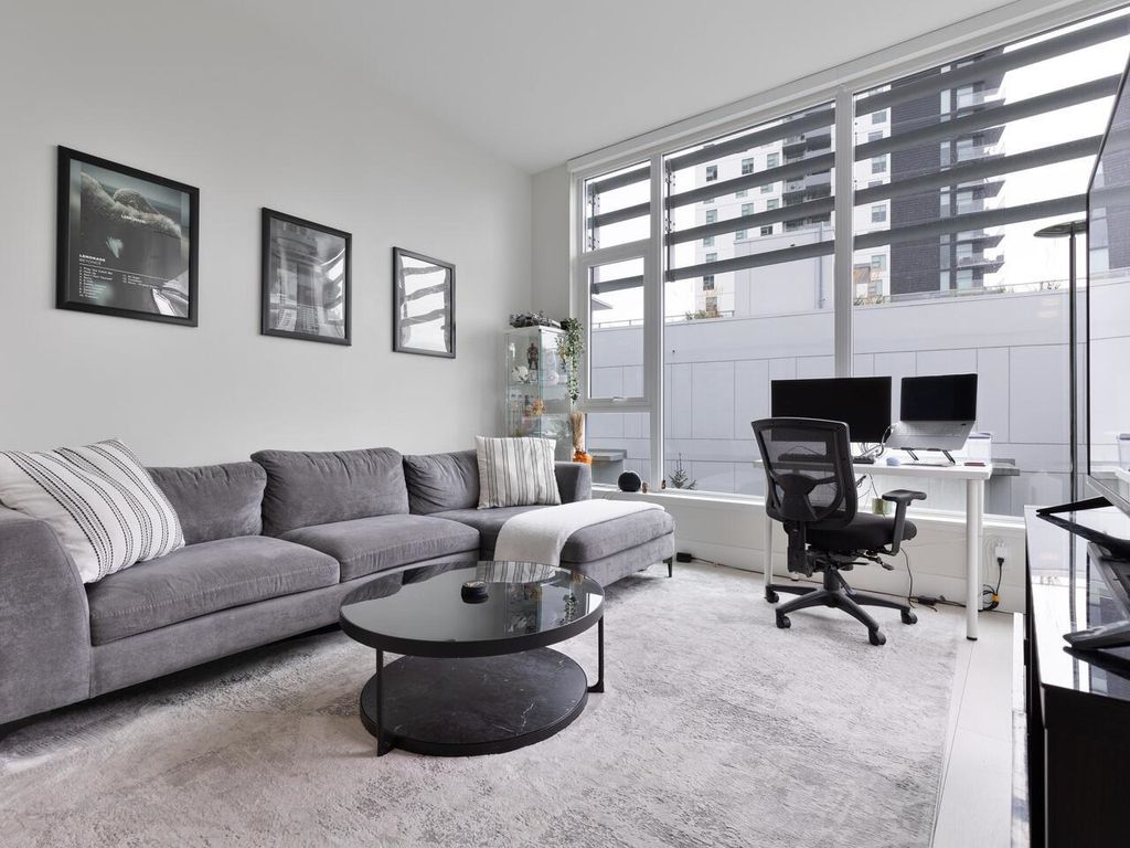 listing image 1102831406259200420