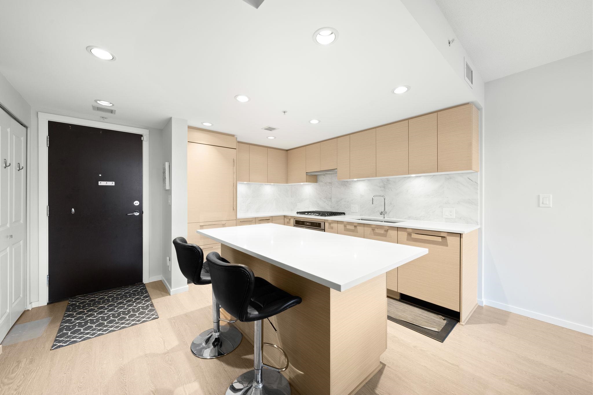 6700 Dunblane Avenue 102