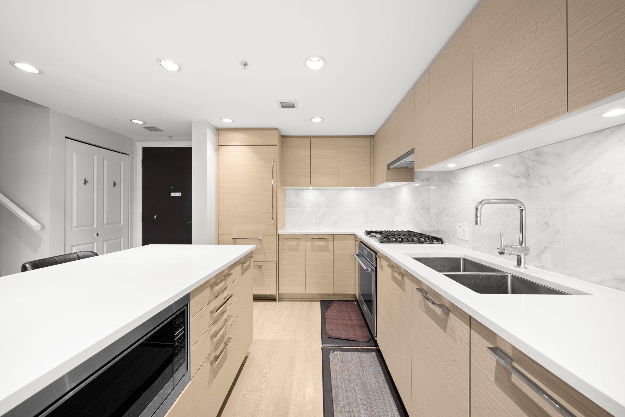 6700 Dunblane Avenue 102