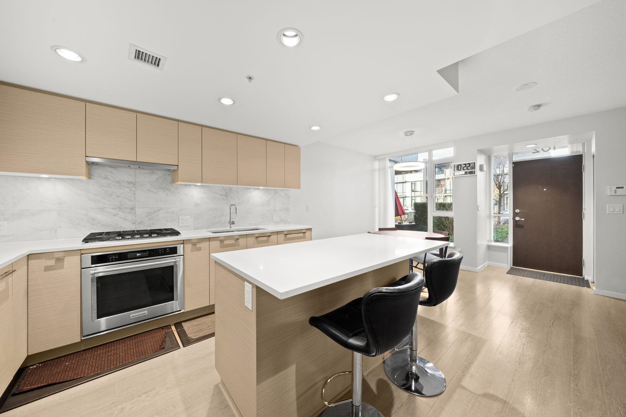 6700 Dunblane Avenue 102