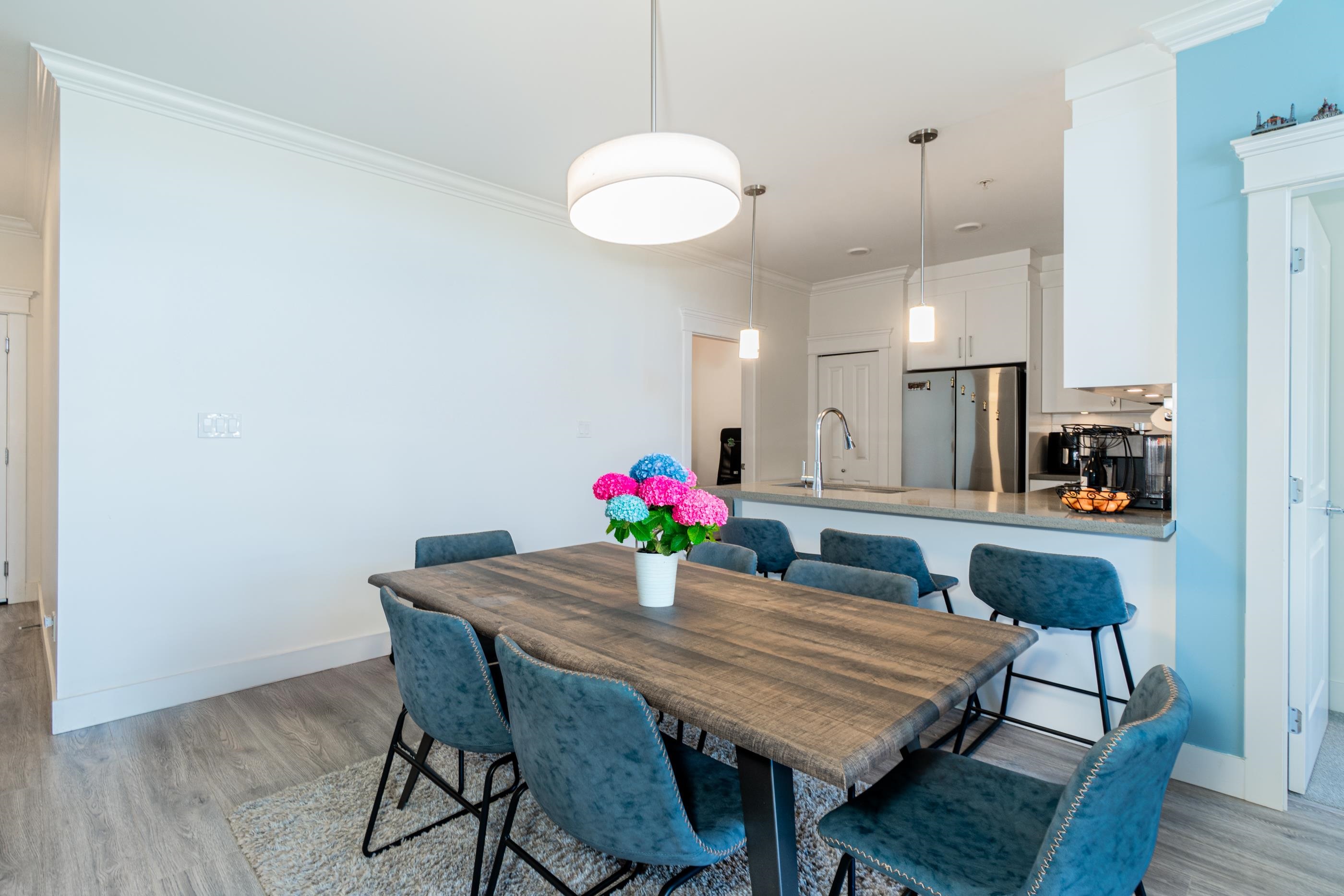 2389 Hawthorne Avenue 404