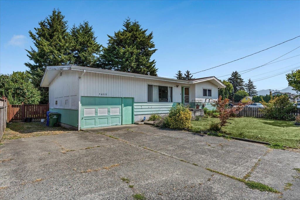 Photo of 46515 Chilliwack Central Road, Chilliwack, BC V2P 1K1 (MLS # R3146952)