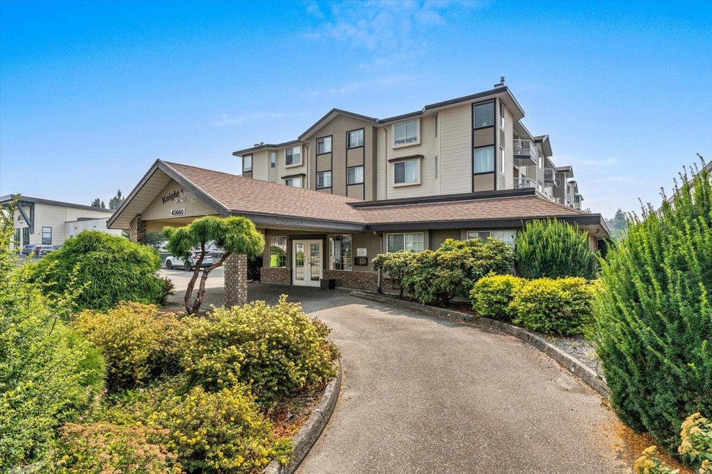 Photo of 45660 Knight Road #203, Chilliwack, BC V2R 2X4 (MLS # R3158370)