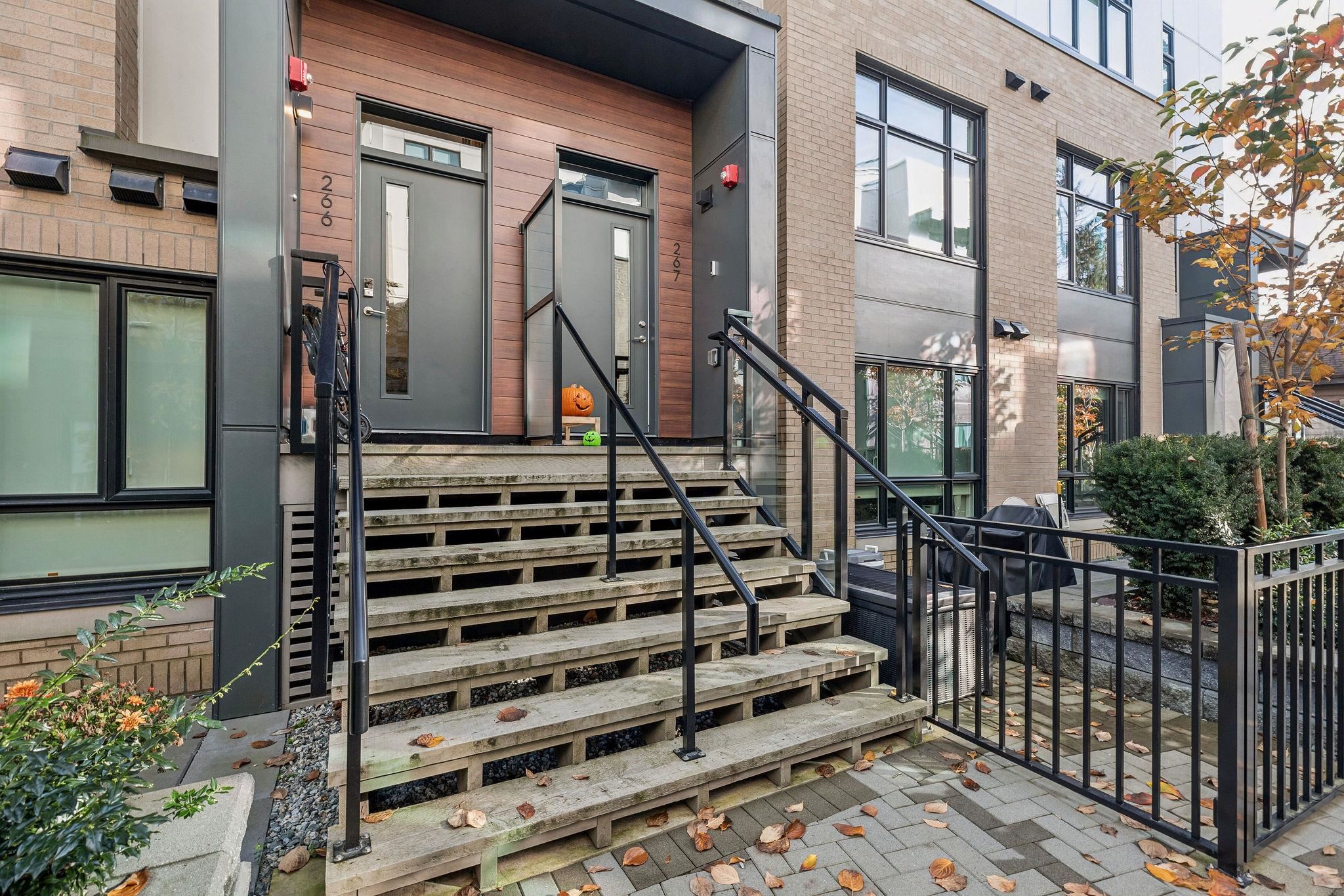 2035 Glenaire Drive 266