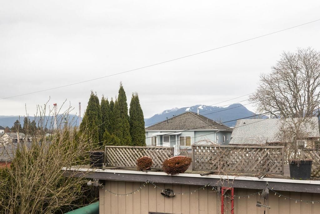 listing image 1104773344200110535