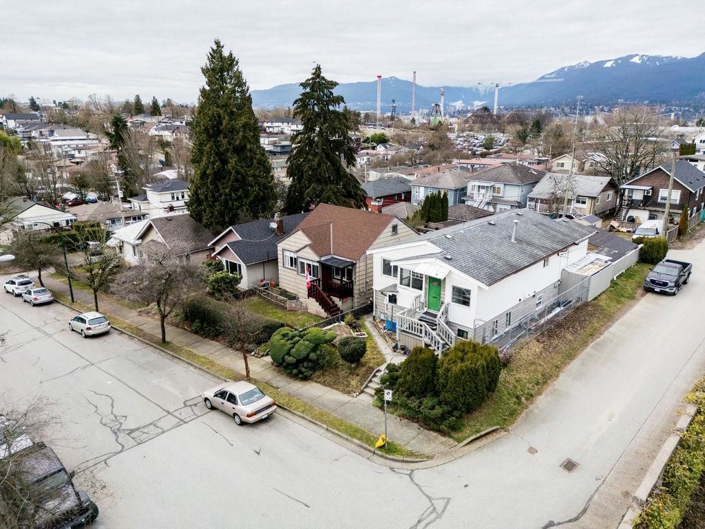 listing image 1100888460799760754