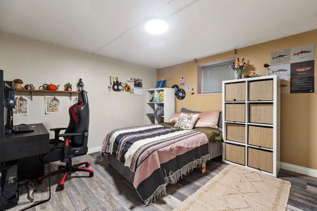 listing image 1108007371310119337