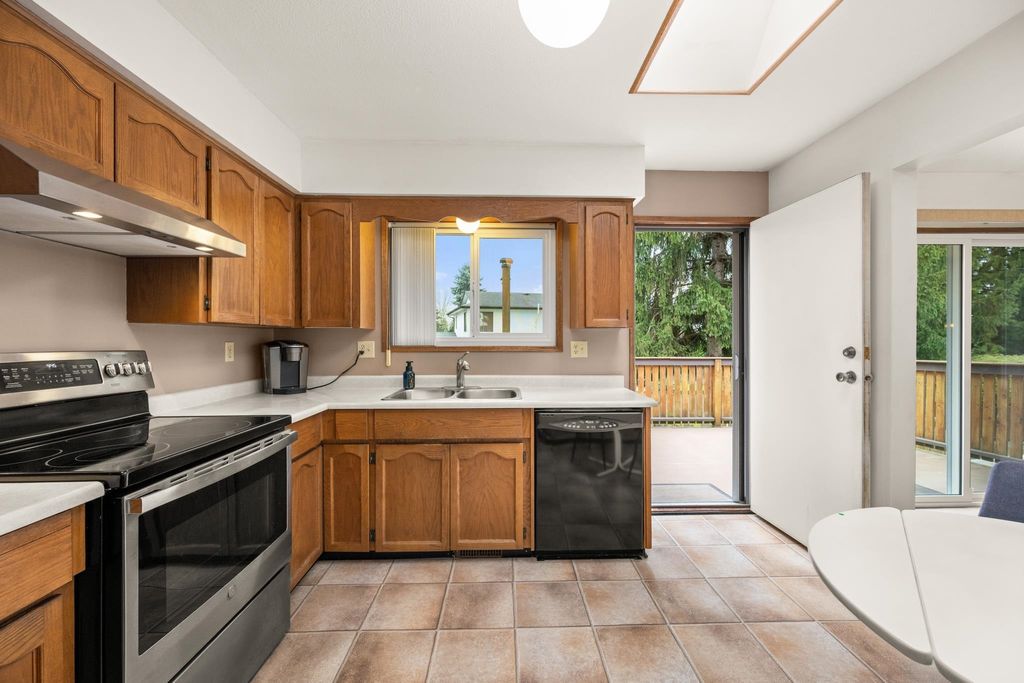 Photo of 9315 213 Street, Langley, BC V1M 1Z6 (MLS # R3112451)