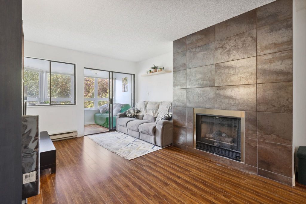 listing image 1108071619726842564