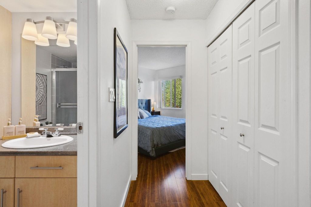 listing image 1103422529923420676