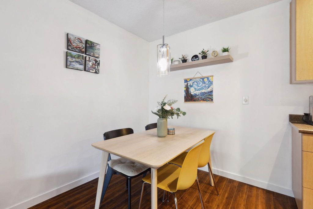listing image 1106170186140353547