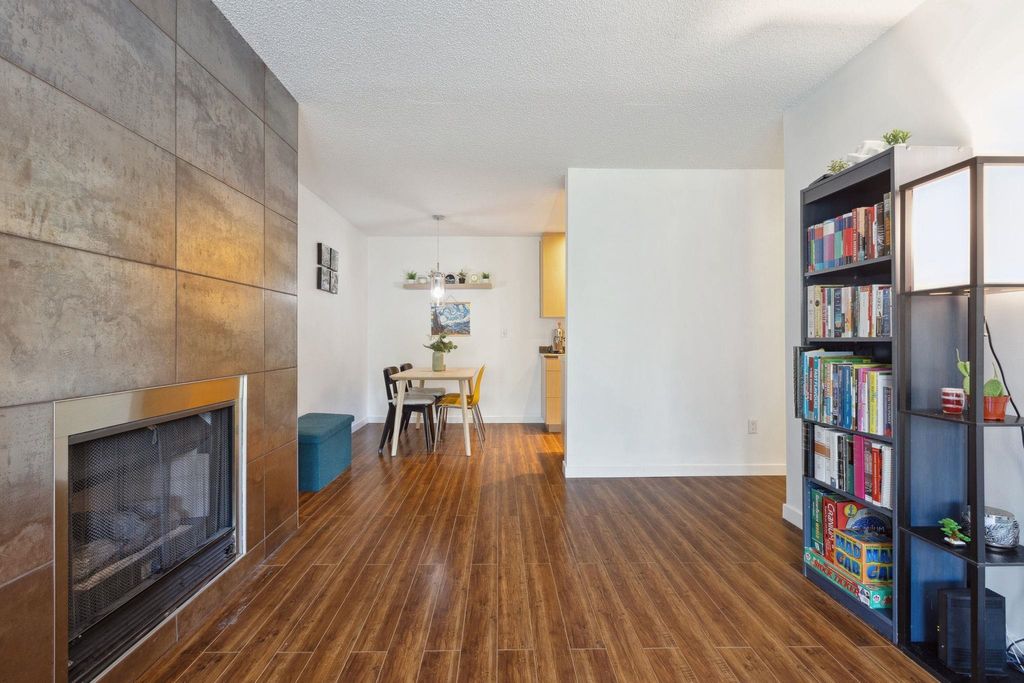 listing image 1107924229811582002