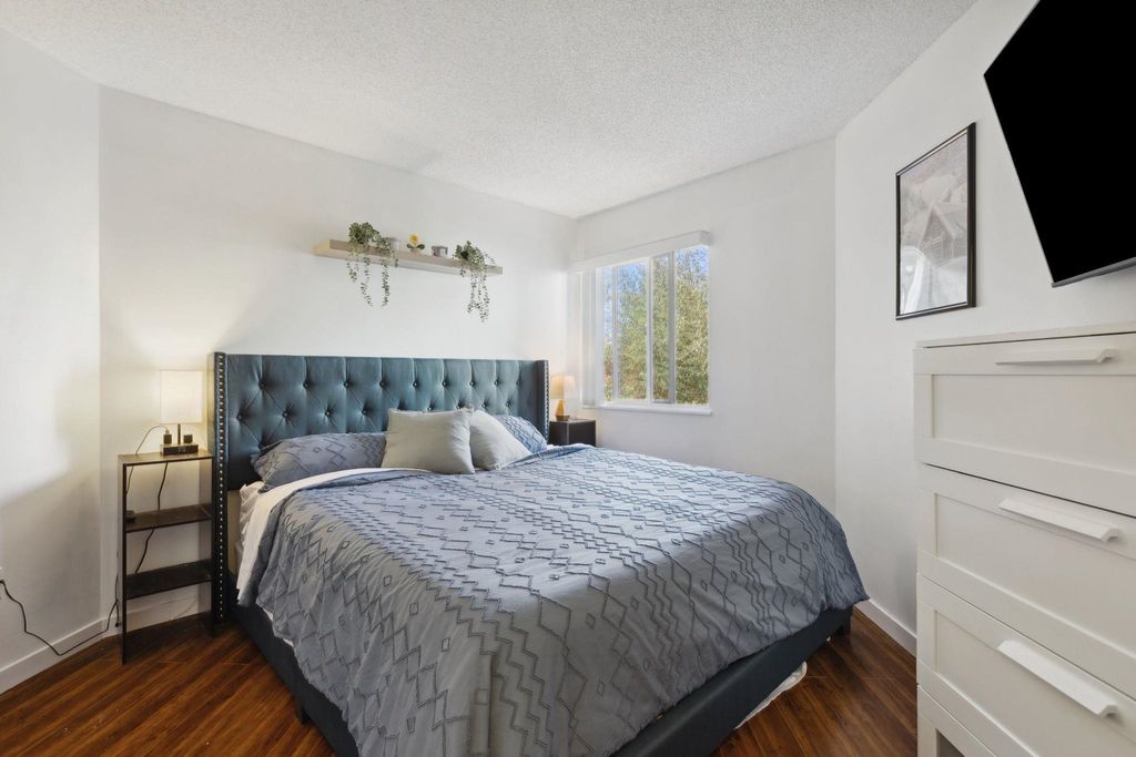 listing image 1105125390022985629