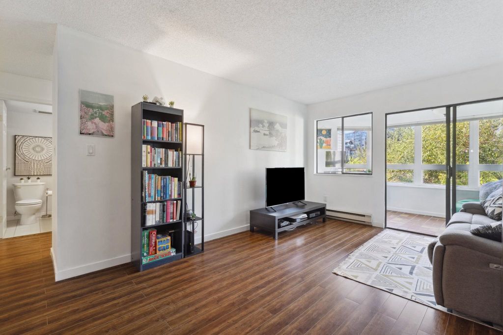 listing image 1103232231721146162