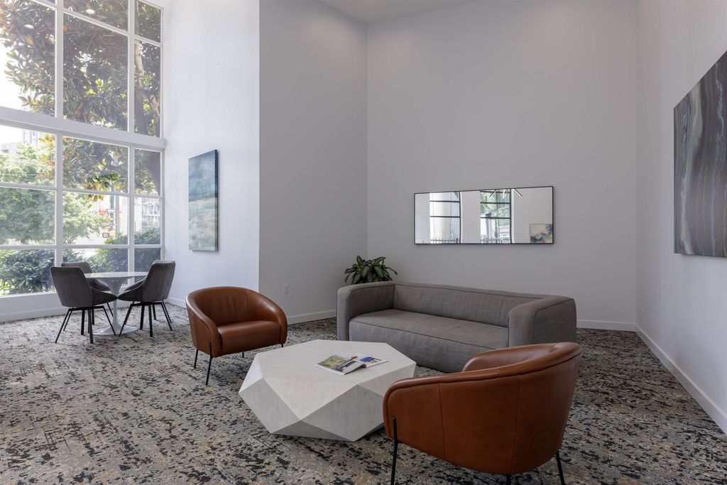 listing image 1105595789953229259