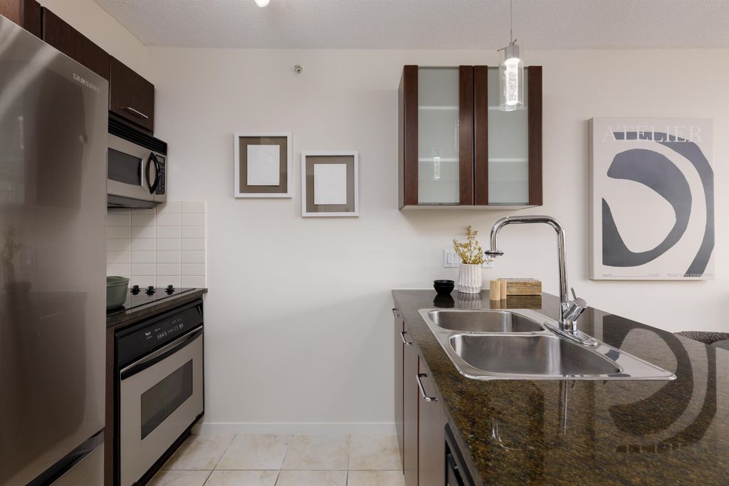 listing image 1109373429875891782