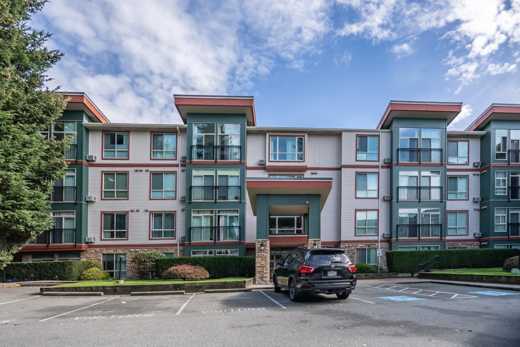 Photo of 33485 South Fraser Way #207, Abbotsford, BC V2S 8P9 (MLS # R3175399)