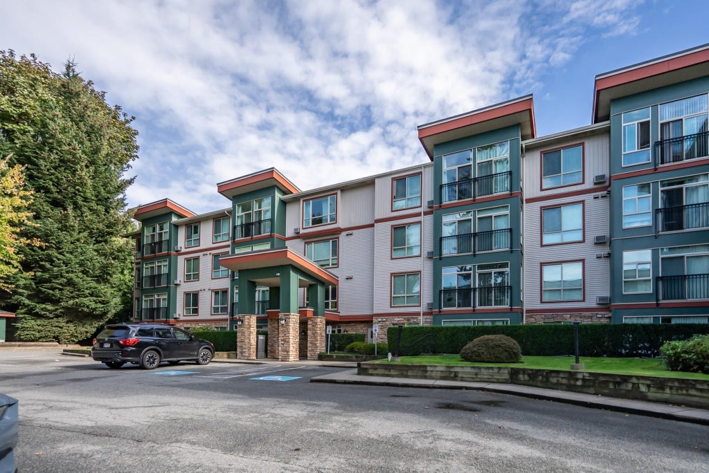 Photo of 33485 South Fraser Way #207, Abbotsford, BC V2S 8P9 (MLS # R3175399)