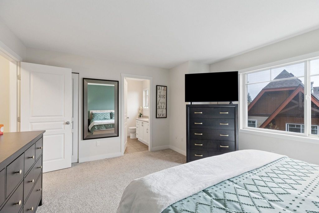 listing image 1105740126723692850