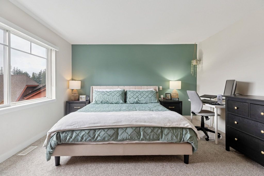 listing image 1103474496755861806