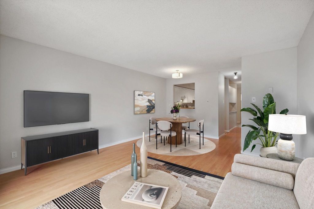 listing image 1100490755360385460